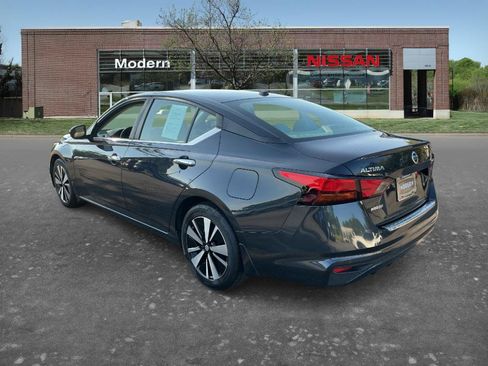 Certified 2022 Nissan Altima 2.5 SV FWD image 3