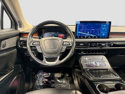 Used 2022 Lincoln Nautilus Reserve AWD/4WD image 19