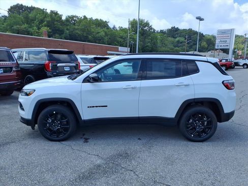 New 2026 Jeep Compass Latitude AWD/4WD image 7