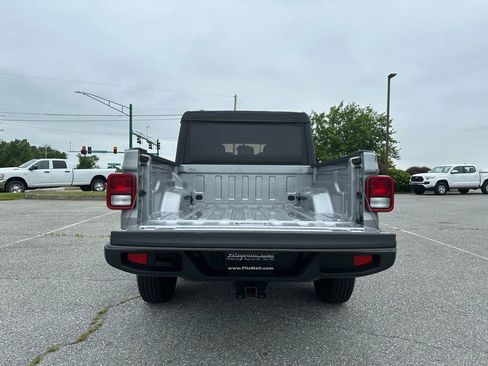 Used 2021 Jeep Gladiator Sport w/ Trailer Tow Package image 9