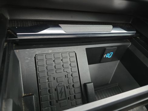 Used 2024 Ford F350 Platinum image 40