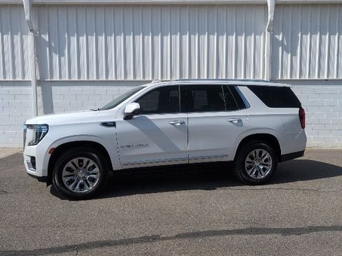 Used 2024 GMC Yukon Denali image 3
