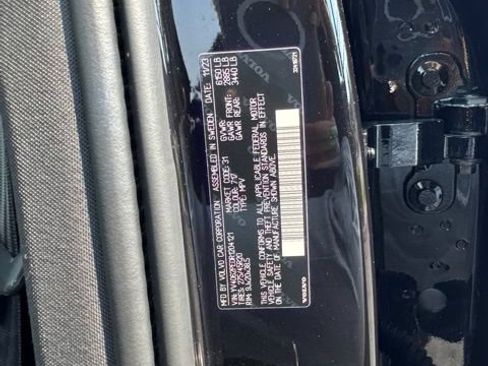 Certified 2024 Volvo XC90 B6 Plus AWD/4WD image 28