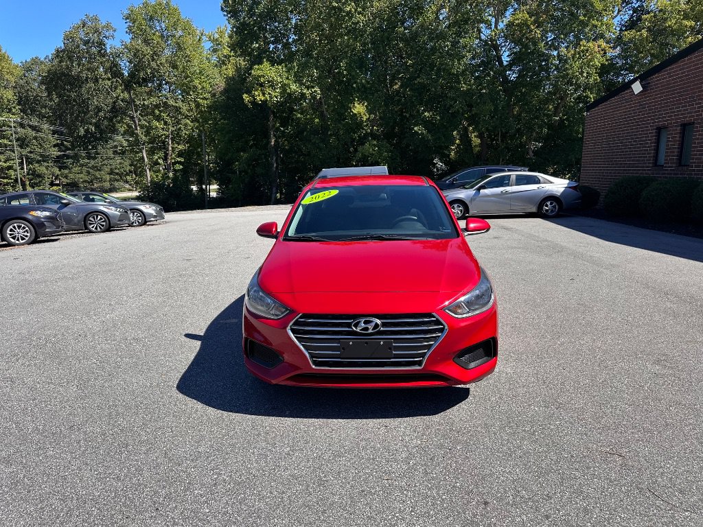 Used 2022 Hyundai Accent SE FWD image 2
