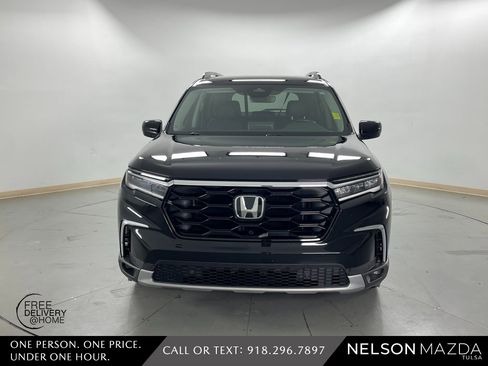 Used 2024 Honda Pilot Touring image 2