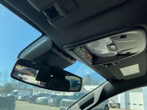 Certified 2024 Chevrolet Colorado LT image 12