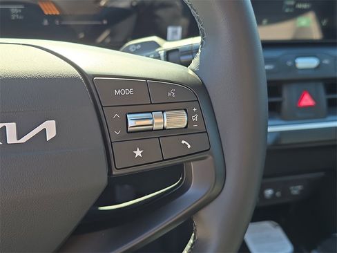 New 2026 Kia K4 EX image 30