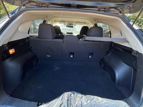 Used 2021 Subaru Crosstrek 2.0i AWD/4WD image 18