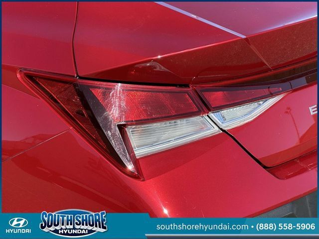 Certified 2024 Hyundai Elantra SEL FWD image 11