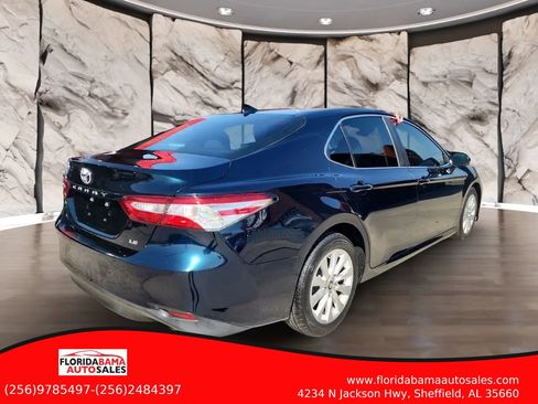 Used 2019 Toyota Camry LE image 7