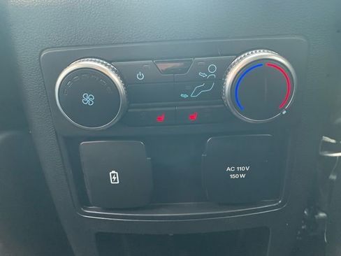 Certified 2020 Ford Explorer Platinum w/ Premium Technology Package image 20