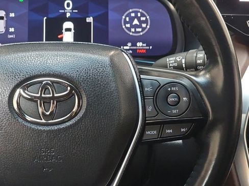 Used 2023 Toyota Venza Limited image 20