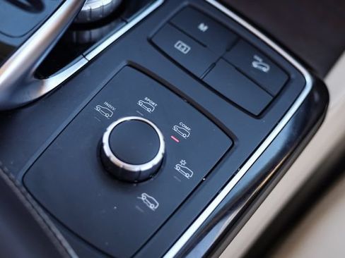 Used 2018 Mercedes-Benz GLE 350 4MATIC image 38