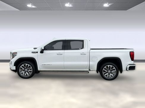 Used 2022 GMC Sierra 1500 Denali w/ Denali Reserve Package AWD/4WD image 2