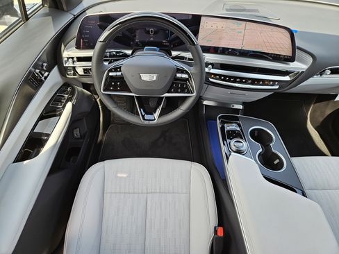 New 2025 Cadillac Lyriq Luxury image 15