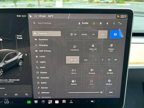 Used 2023 Tesla Model Y Long Range AWD/4WD image 27