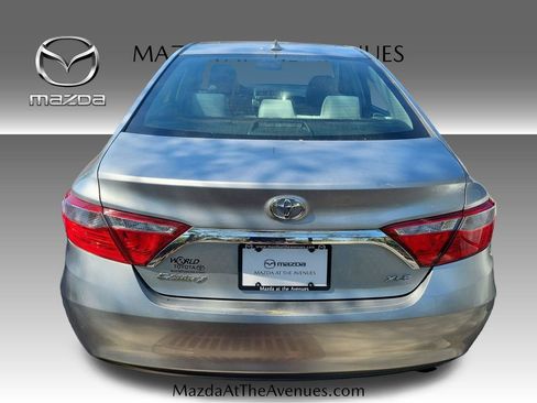Used 2017 Toyota Camry XLE w/ Moonroof Package image 10