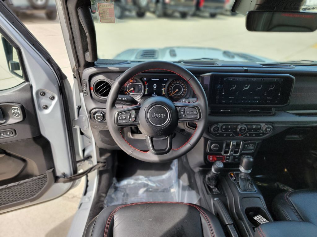Used 2024 Jeep Wrangler Unlimited Rubicon AWD/4WD image 18