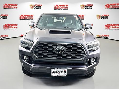 Certified 2020 Toyota Tacoma TRD Sport image 11