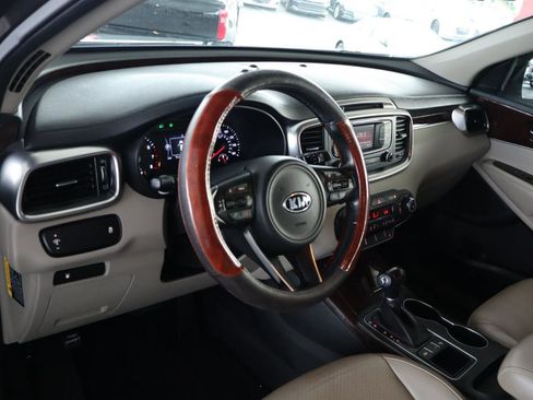 Used 2016 Kia Sorento EX image 15