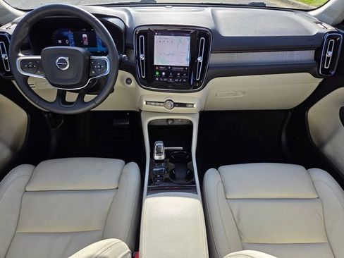 Used 2023 Volvo XC40 B4 Ultimate FWD image 16