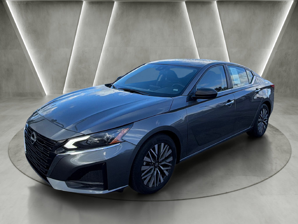 Used 2024 Nissan Altima 2.5 SV FWD image 7