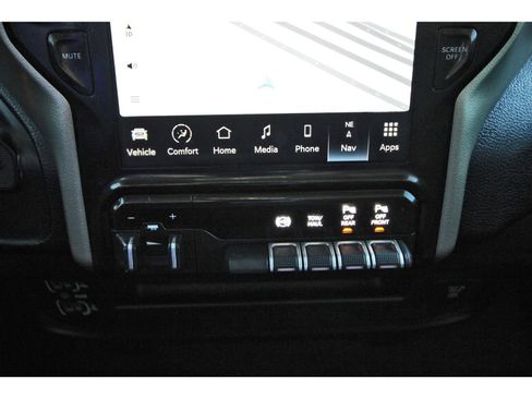 Used 2024 RAM 2500 Laramie w/ Safety Group image 27