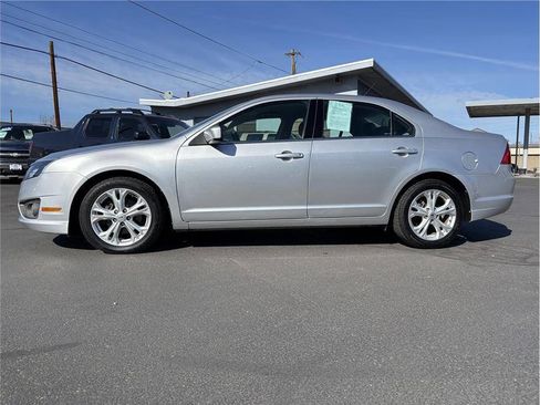 Used 2012 Ford Fusion SE image 2