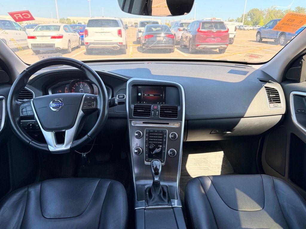 Used 2016 Volvo XC60 T5 Premier w/ Proximity Package AWD/4WD image 12
