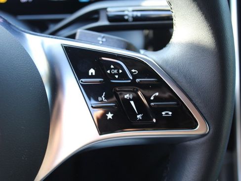 Certified 2025 Mercedes-Benz GLC 300 4MATIC image 17