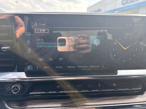 Used 2024 Chevrolet Silverado 1500 LT image 23