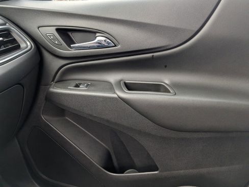 Used 2021 Chevrolet Equinox LT image 28