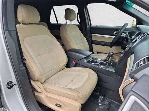 Used 2016 Ford Explorer XLT AWD/4WD image 20