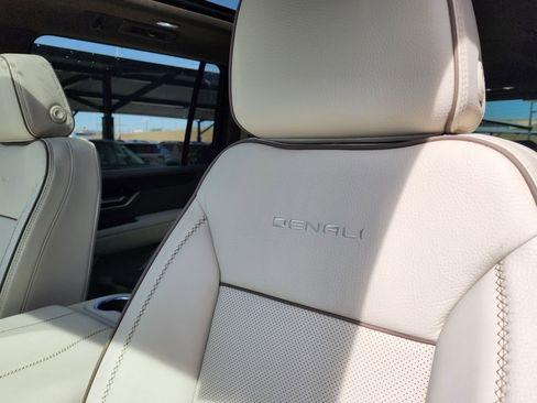 New 2026 GMC Yukon XL Denali w/ Sun & Power Step Package AWD/4WD image 17