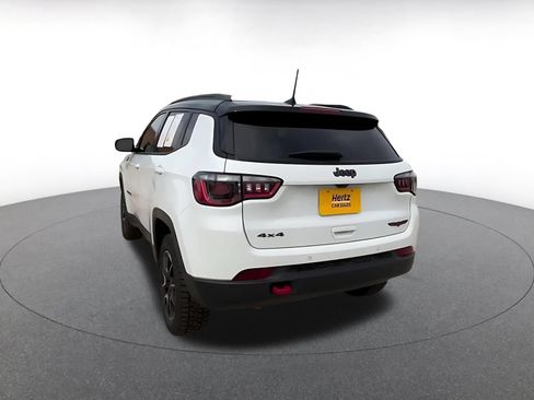Used 2025 Jeep Compass Trailhawk AWD/4WD image 10