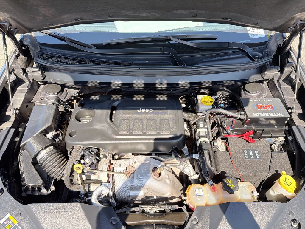 Certified 2019 Jeep Cherokee Trailhawk AWD/4WD image 19