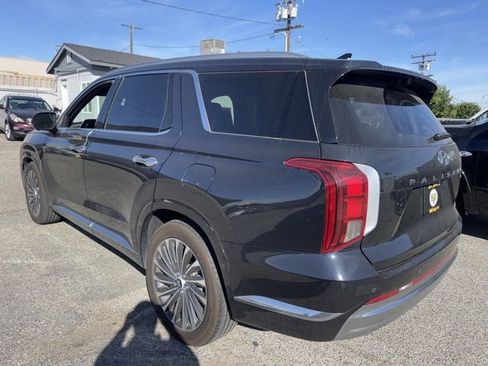 Used 2024 Hyundai Palisade Calligraphy image 7