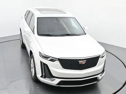 New 2025 Cadillac XT6 Luxury image 30