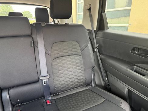 Used 2025 Nissan Pathfinder SV AWD/4WD image 39