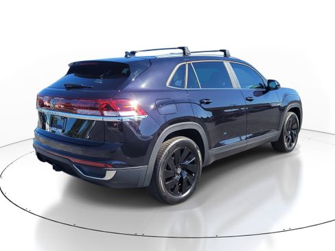 Used 2025 Volkswagen Atlas Cross Sport SE image 7