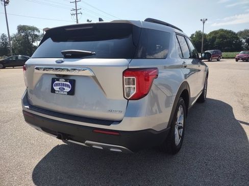 Used 2021 Ford Explorer XLT w/ Equipment Group 202A AWD/4WD image 5