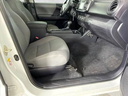 Used 2019 Toyota Tacoma SR w/ SR Convenience Package RWD image 13