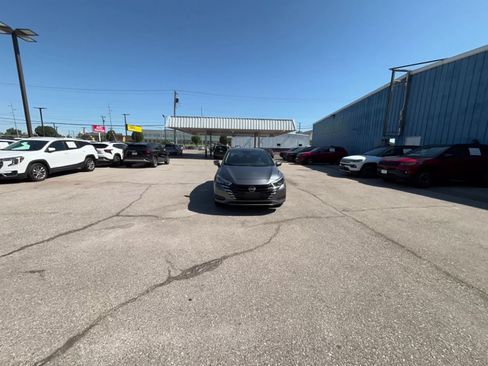 Used 2025 Nissan Versa SV FWD image 14