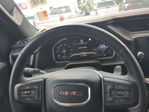 Used 2024 GMC Sierra 1500 AT4 w/ Technology Package AWD/4WD image 14