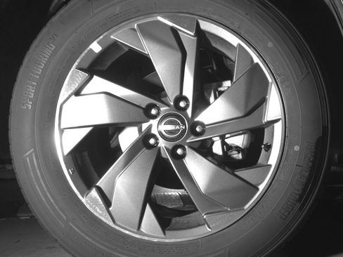 Used 2025 Nissan Rogue SV image 13