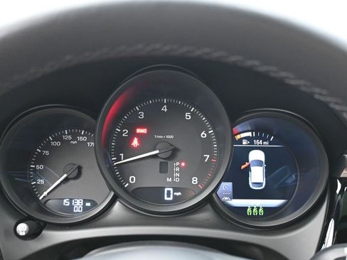 Certified 2024 Porsche Macan image 10