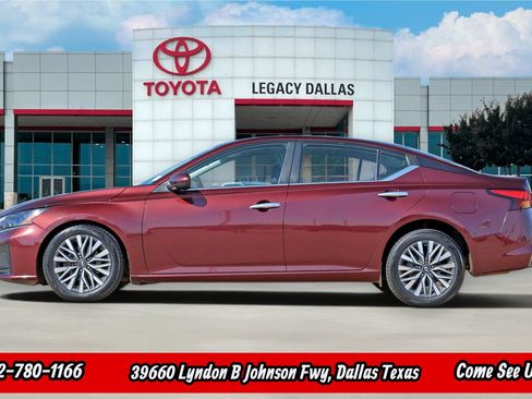 Used 2023 Nissan Altima 2.5 SV AWD/4WD image 6
