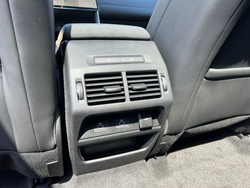 New 2025 Land Rover Discovery Sport Dynamic SE image 24