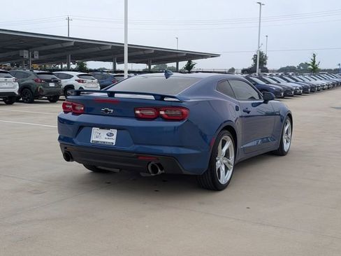 Used 2022 Chevrolet Camaro LT w/ Technology Package RWD image 6