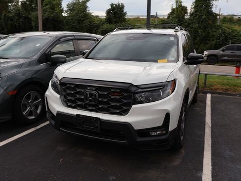 Used 2022 Honda Passport TrailSport image 3